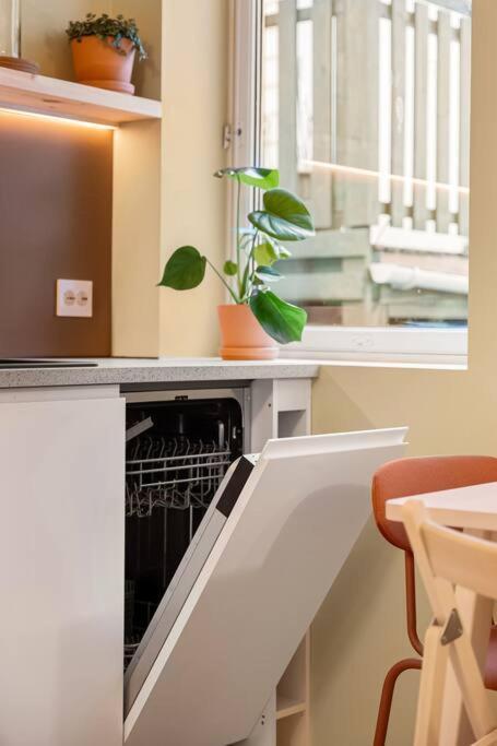 Fresh Studio Apartment, A Short Walk From Bryggen Bergen Kültér fotó